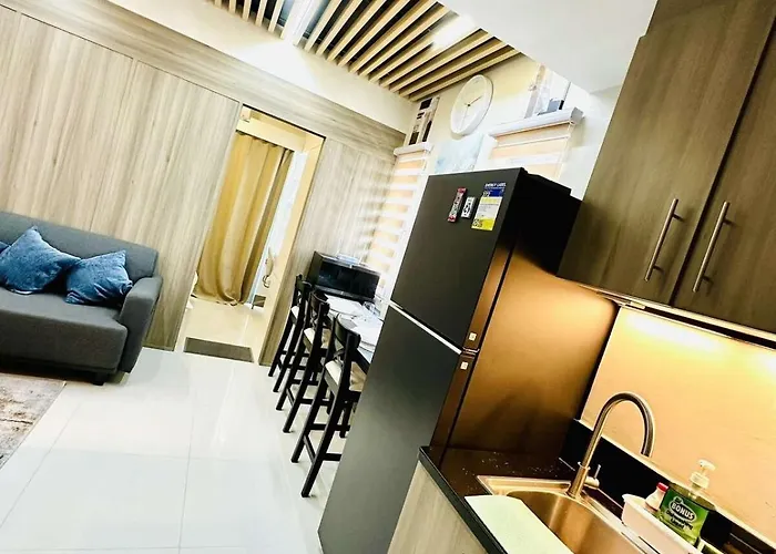 Royal Fame Residency